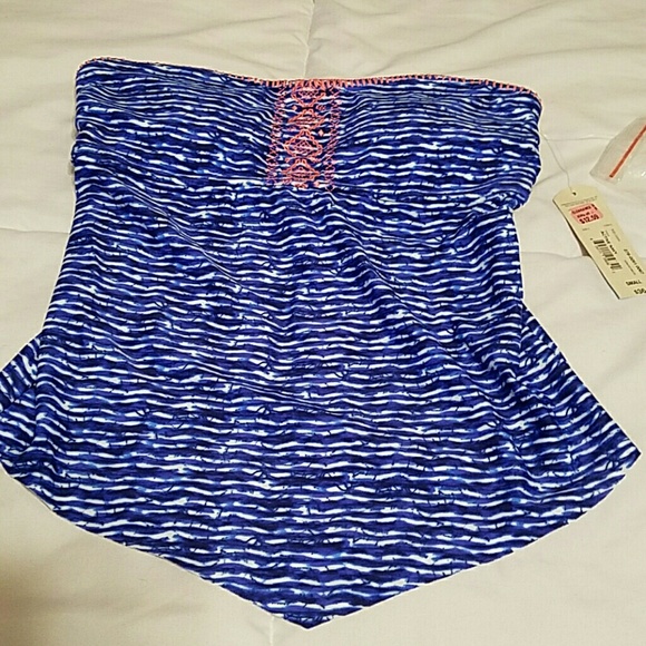 Swimsuit top - Picture 1 of 4